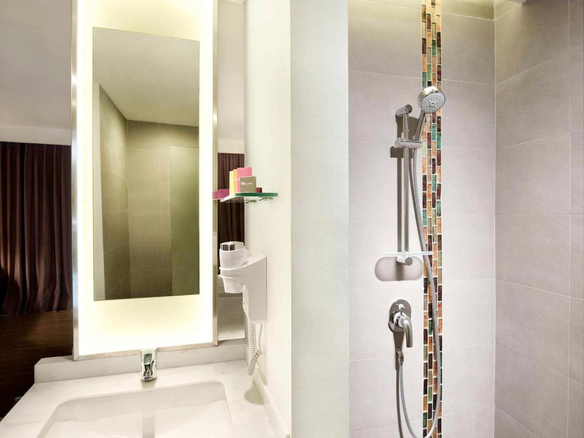 טנגרנג Ibis Styles Jakarta Airport מראה חיצוני תמונה