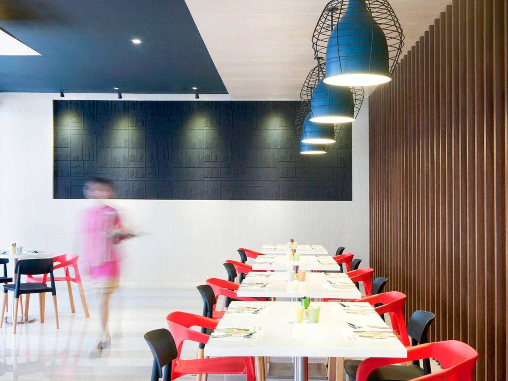 טנגרנג Ibis Styles Jakarta Airport מראה חיצוני תמונה